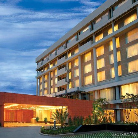 ทัชชาดิการ์ Hotel จัณฑีครห์ ภายนอก รูปภาพ The Taj Bengal