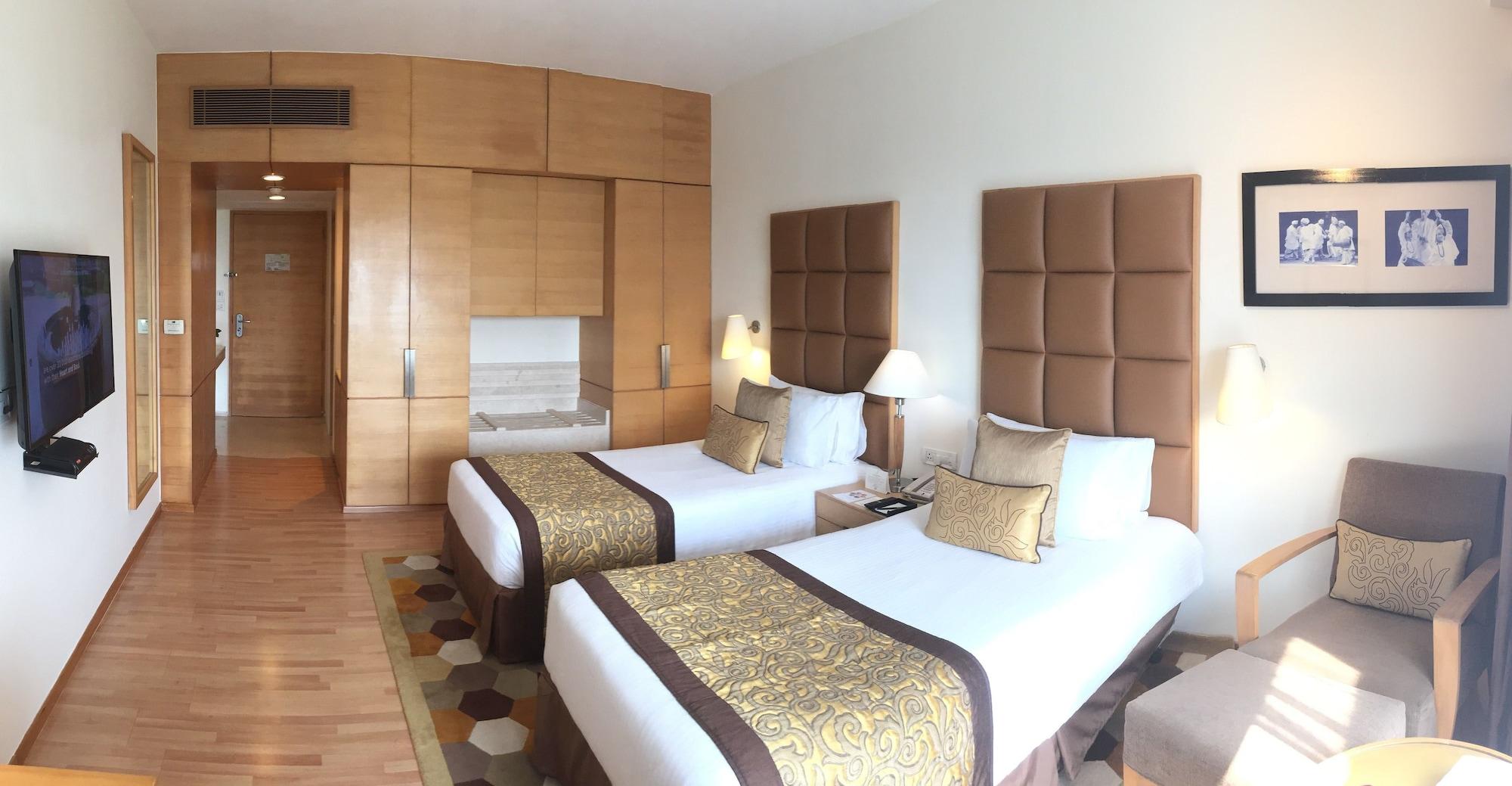 ทัชชาดิการ์ Hotel จัณฑีครห์ ภายนอก รูปภาพ A room at the hotel