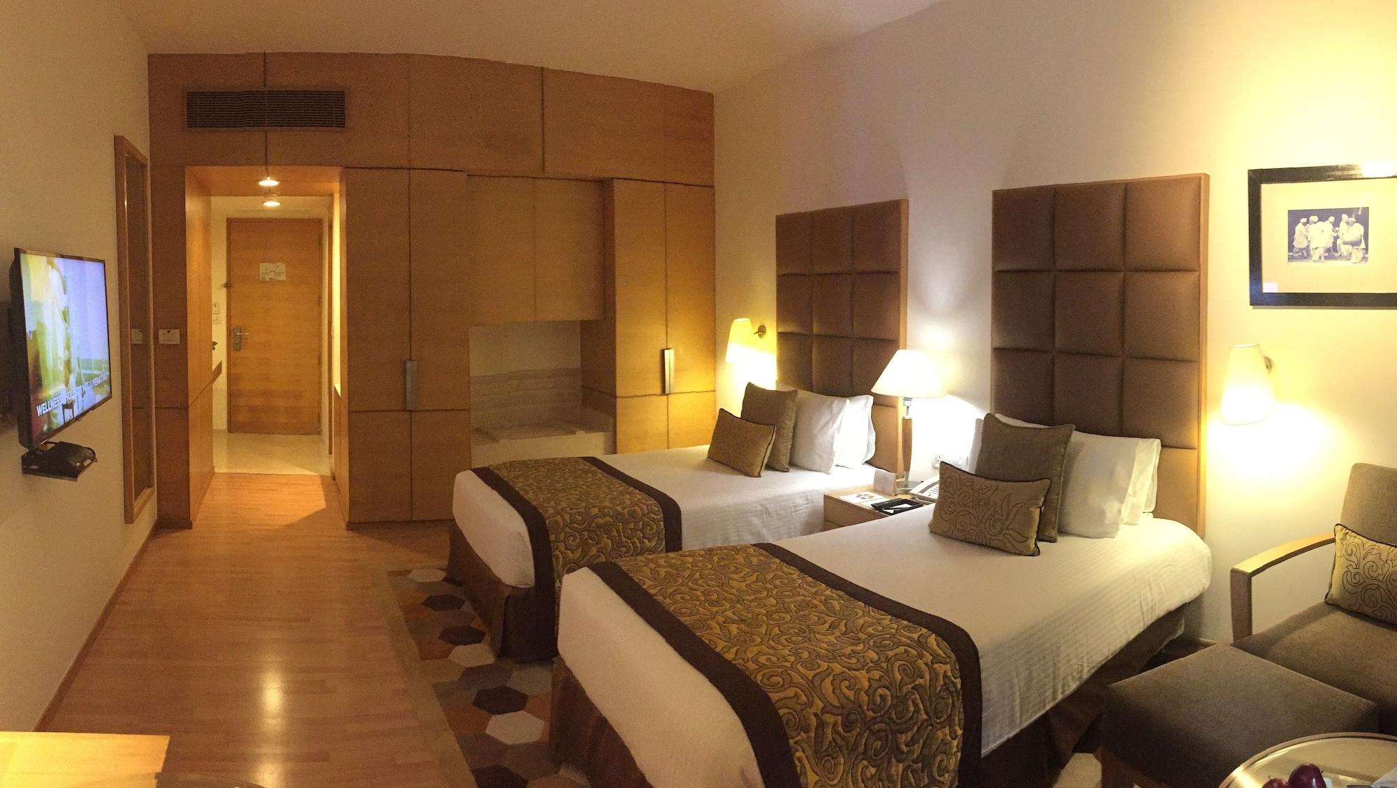 ทัชชาดิการ์ Hotel จัณฑีครห์ ภายนอก รูปภาพ A room at the Taj Bengal
