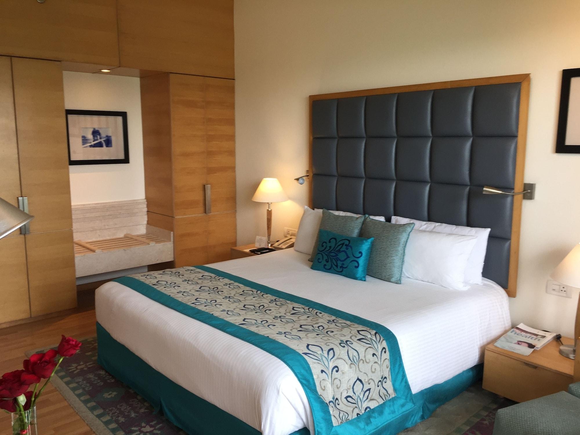 ทัชชาดิการ์ Hotel จัณฑีครห์ ภายนอก รูปภาพ A room at the Taj Bengal