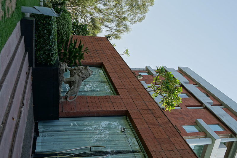 ทัชชาดิการ์ Hotel จัณฑีครห์ ภายนอก รูปภาพ The building's rooftop