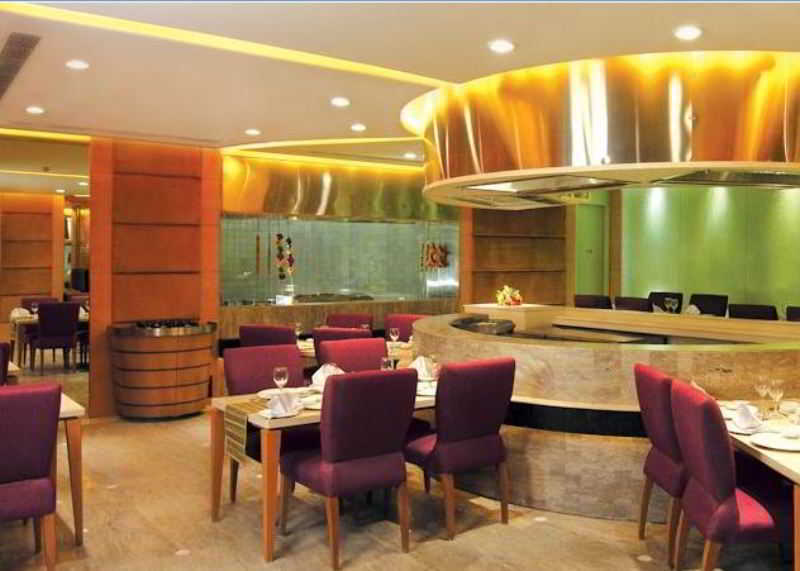 ทัชชาดิการ์ Hotel จัณฑีครห์ ภายนอก รูปภาพ The restaurant