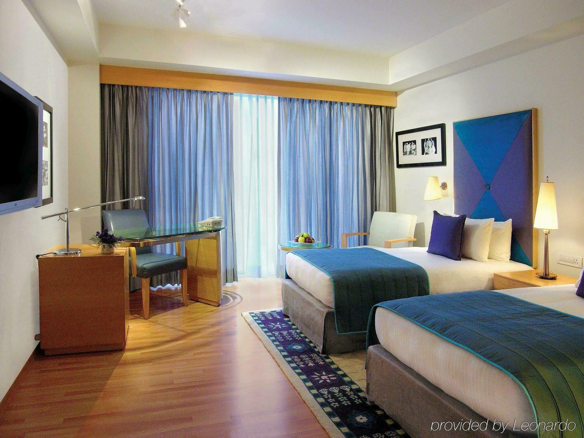 ทัชชาดิการ์ Hotel จัณฑีครห์ ภายนอก รูปภาพ A room at the hotel